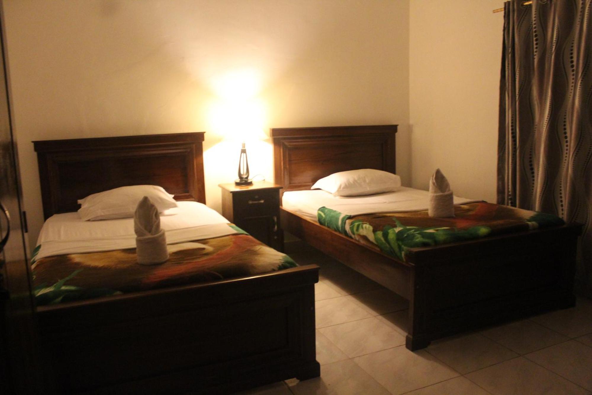 Hotel Green Prundi Labuan Bajo Esterno foto