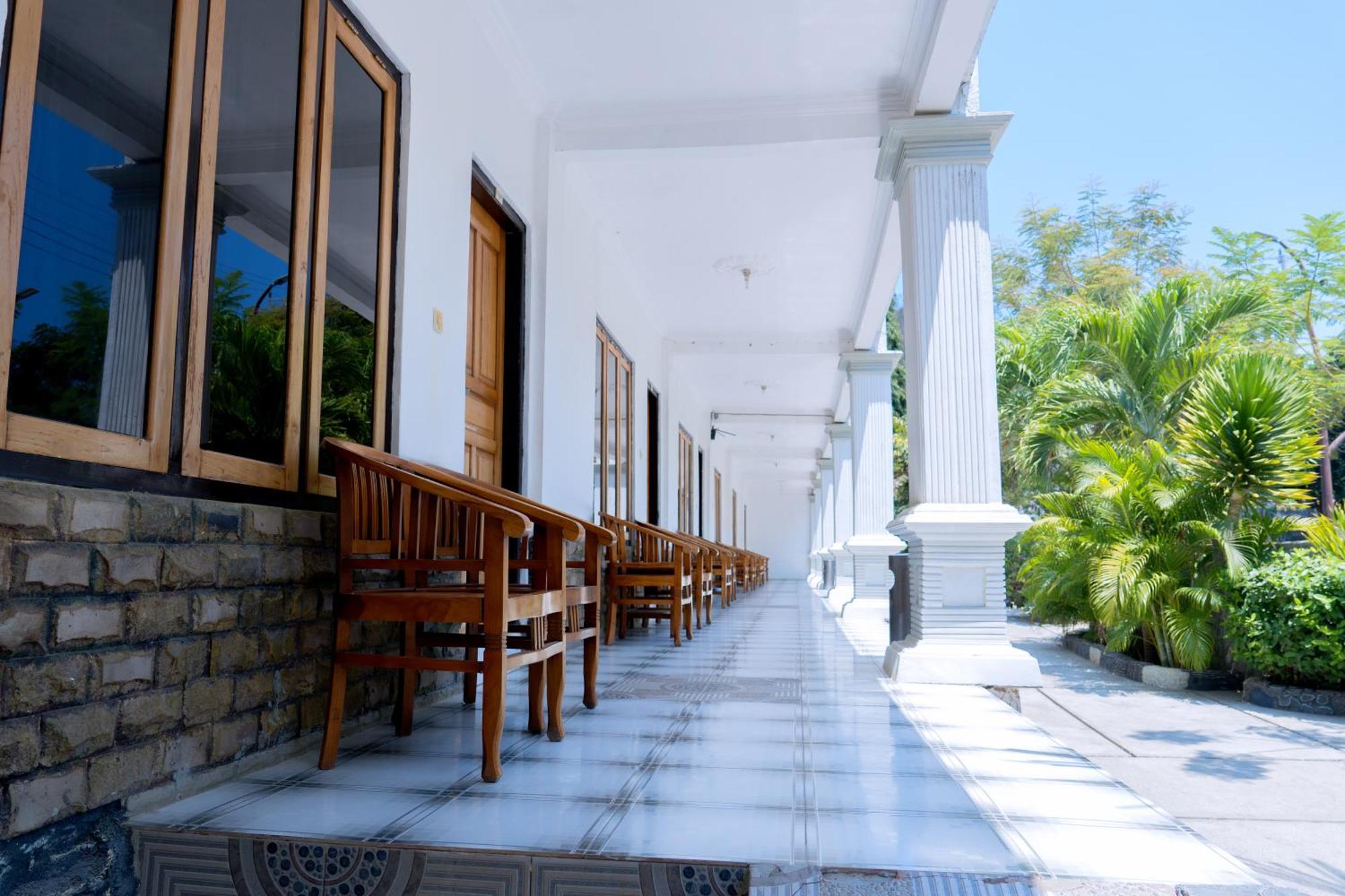Hotel Green Prundi Labuan Bajo Esterno foto