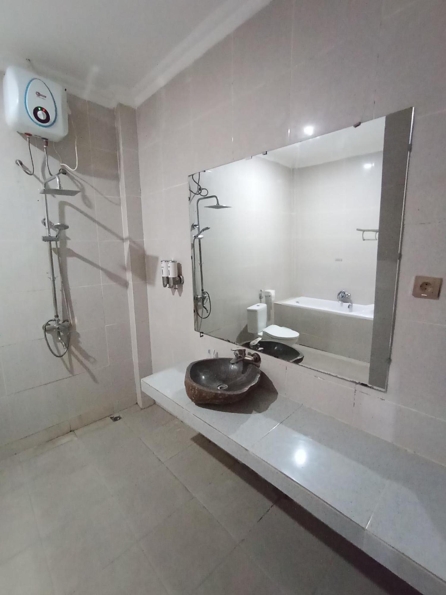Hotel Green Prundi Labuan Bajo Esterno foto