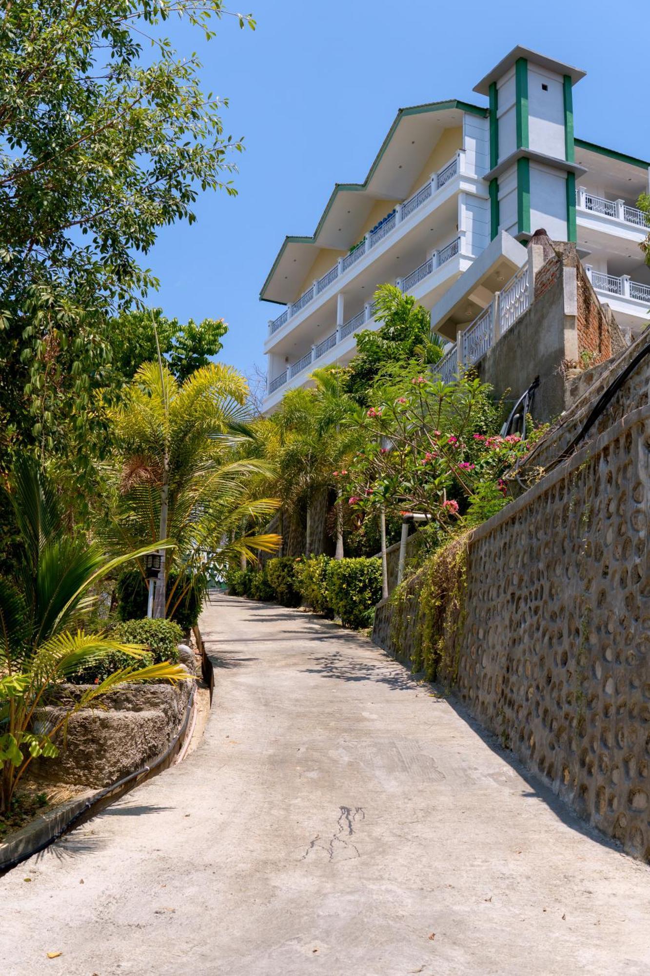 Hotel Green Prundi Labuan Bajo Esterno foto